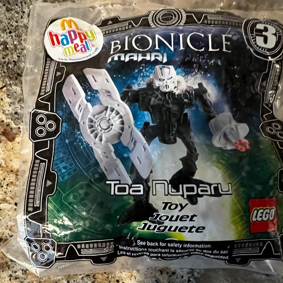 Bionicle lot, Hero Factory, Transformer key chain all discontinued and HTF - Picture 5 of 6
